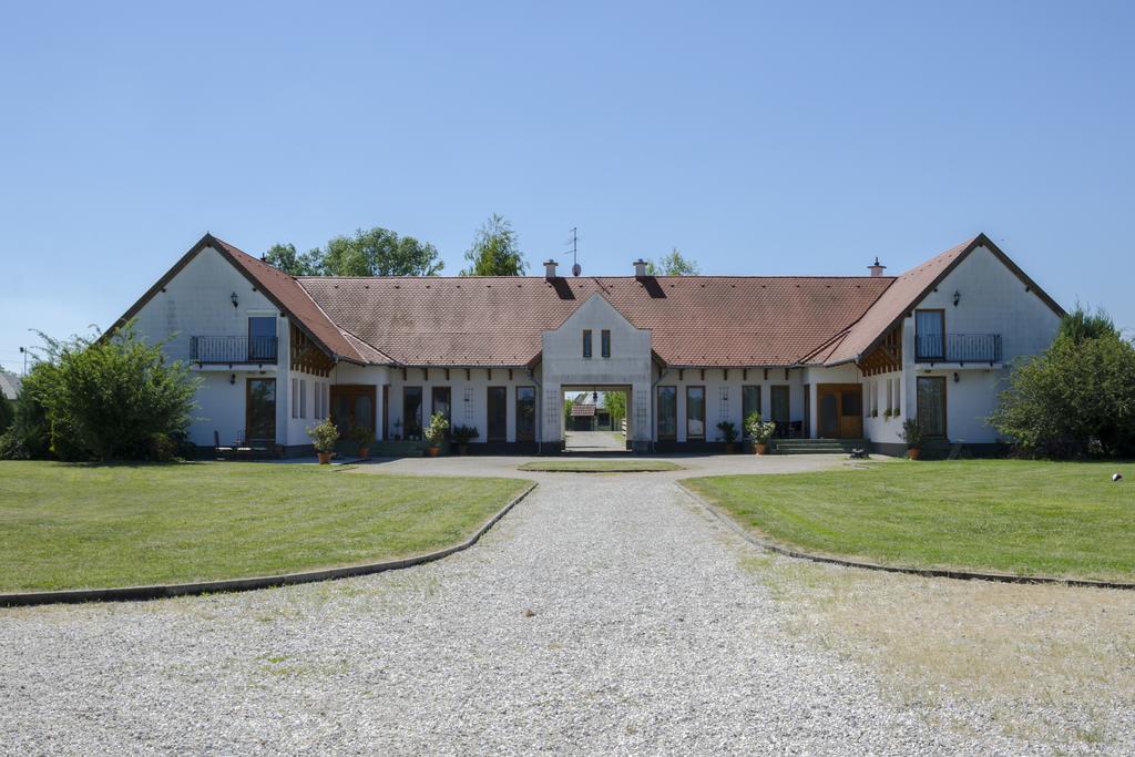 Nagybajcsi Lovaspark és Otthon vendégház Exterior foto